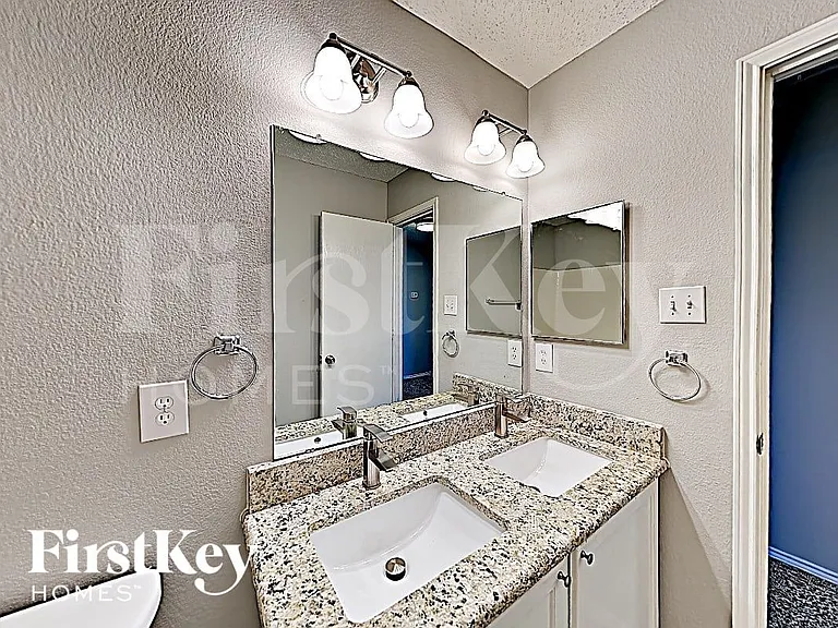 1001 Mazourka Dr — Photo 13