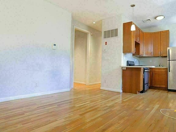 3rd image of 419 Jefferson Ave #2FF2