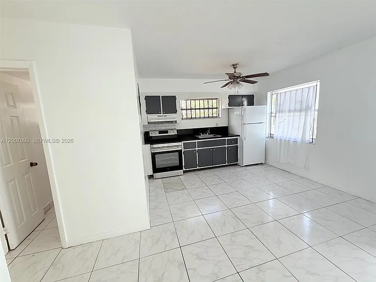 121 NE 80th Ter #4 — Photo 1