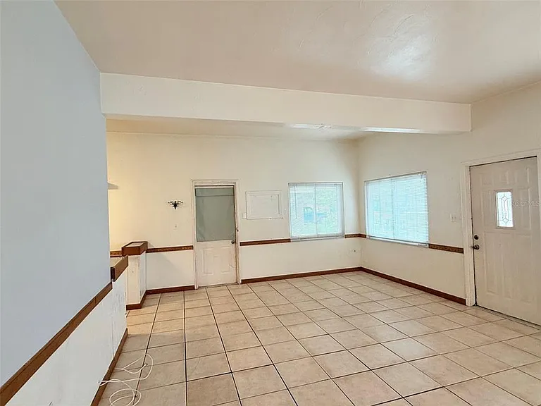 5160 102nd Way N — Photo 2