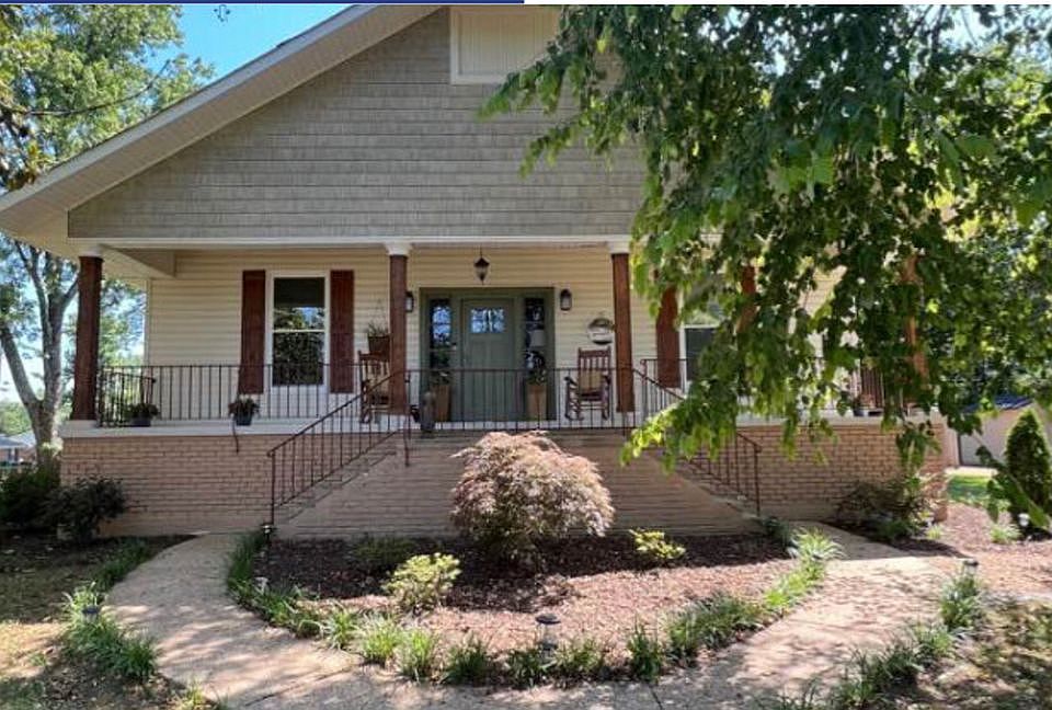 1st image of 4939 Carnation Ave NW