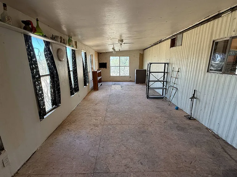 8221 S Taylor Ln — Photo 26
