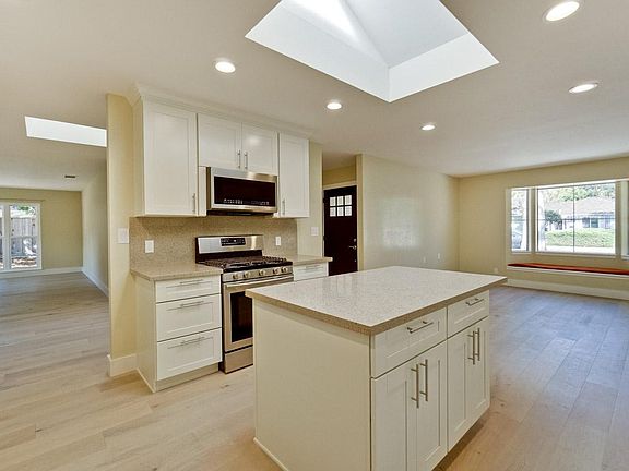 2nd image of 189 Lois Ln
