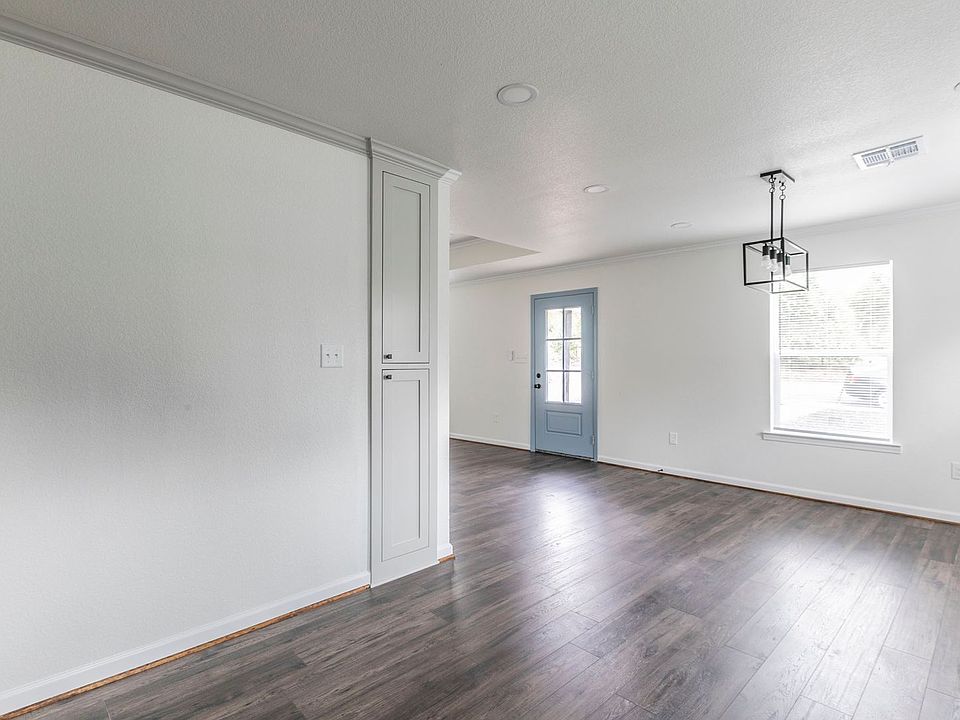 1st image of 2208 Gurley Ave