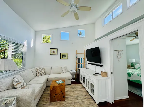 61-703 Papailoa Rd #A, Haleiwa, HI 96712