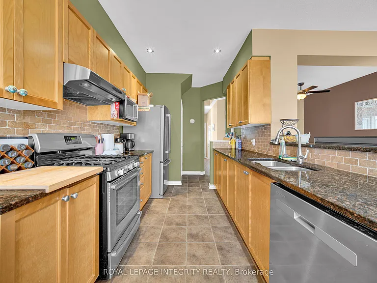 175 Hornchurch Ln — Photo 13