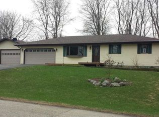 4735 Hoover St, Oregon, WI 53575