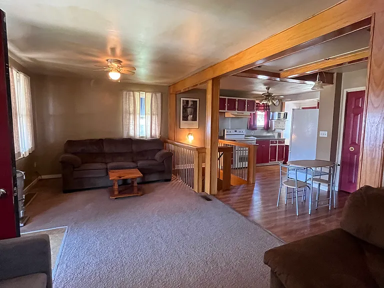 406 Flora St — Photo 3