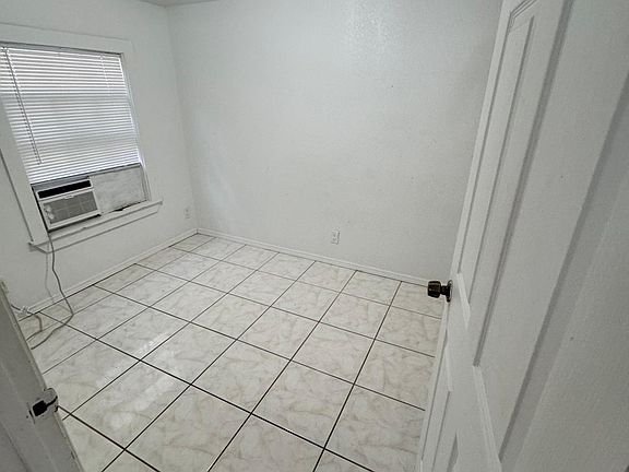 2nd image of 709 Whitmarsh Ln Unit A