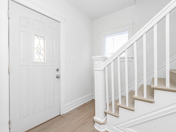 2nd image of 1006 S Hays Park Ave
