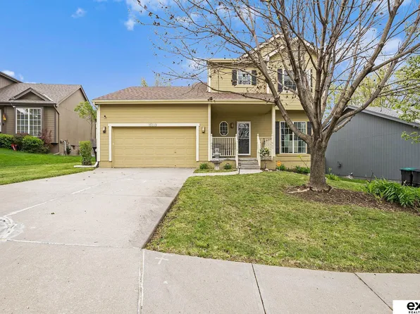 15113 Butler Ave, Omaha, NE 68116