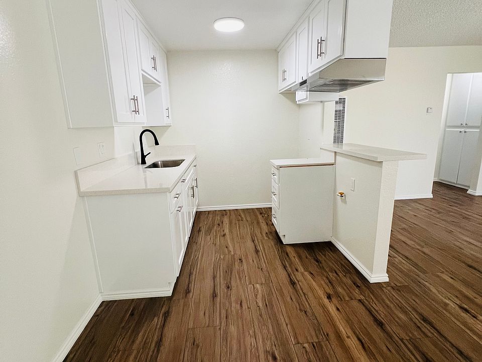 New Kitchen & Flooring