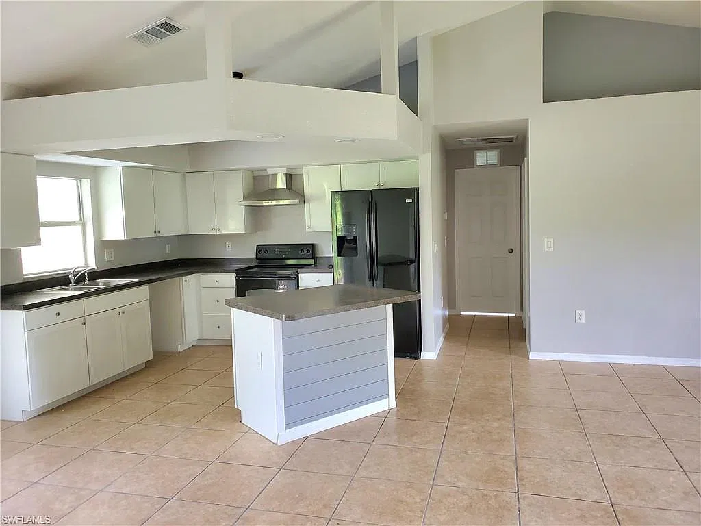 Lehigh Acres — Photo 2