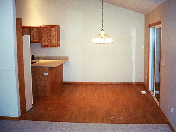 3rd image of 5900 Grand Oaks Dr NE
