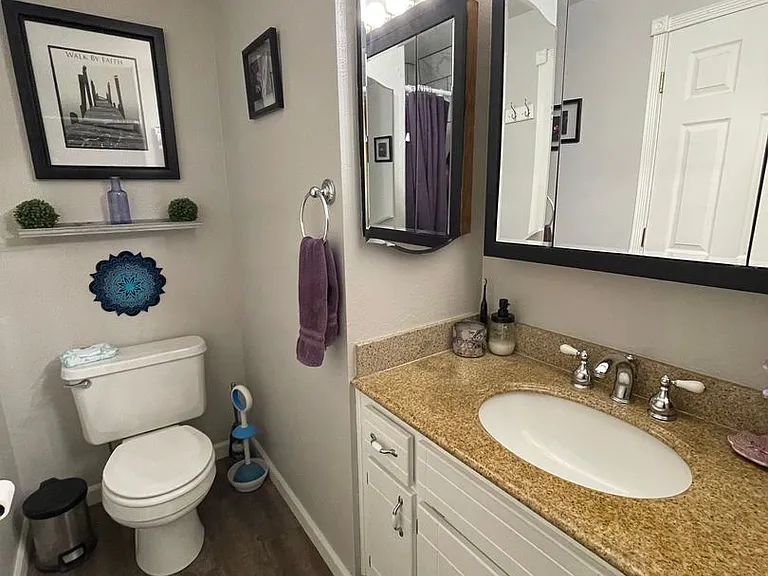 555 NW Fairhaven Dr — Photo 10