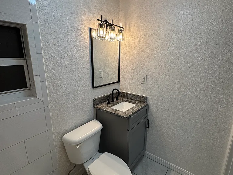 109 N Oakland St #1A — Photo 7