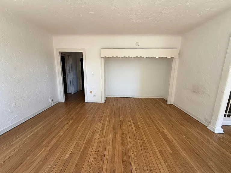 King Edward Annex Apartments — Photo 57