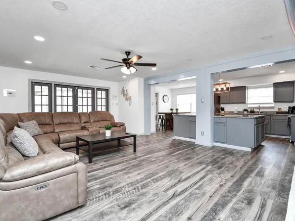 15711 Creekhaven Dr, Houston, TX 77084