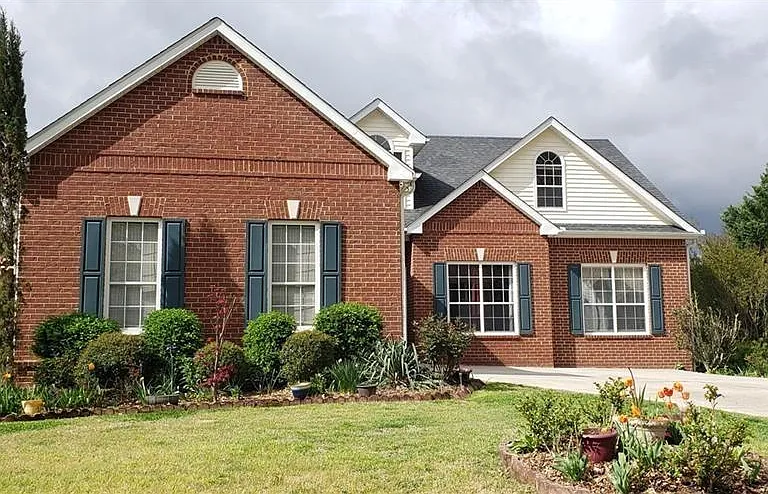 2393 Hampton Park Dr — Photo 1