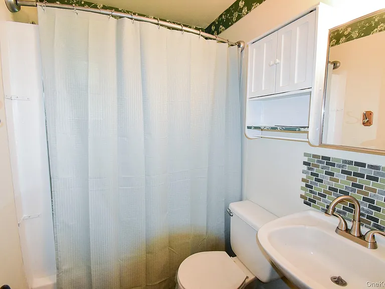 376 Terryville Rd — Photo 14