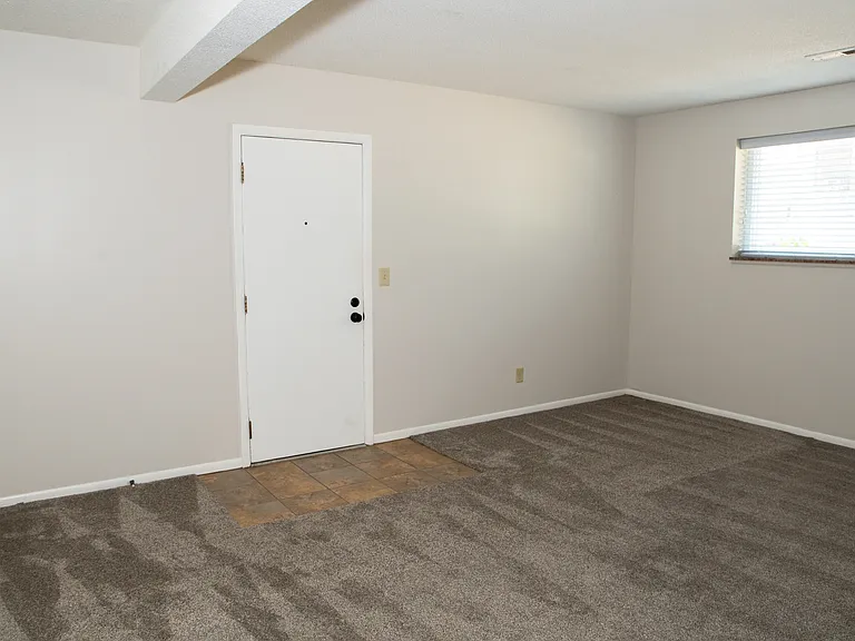 4919 Davenport St #3 — Photo 21