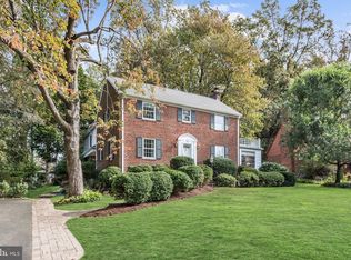 208 Buxton Rd, Falls Church, VA 22046