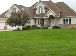 2630 Wild Rose Ln SW, Rochester, MN 55902
