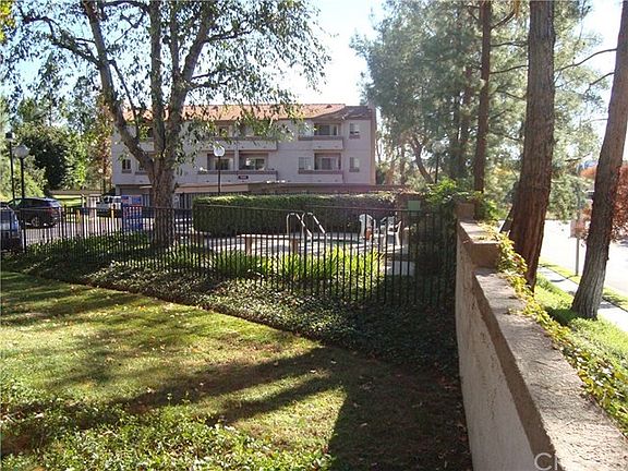 5th image of 7105 Woodlake Ave Unit A