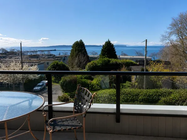 14878 Buena Vista Ave, White Rock, BC V4B 1X4
