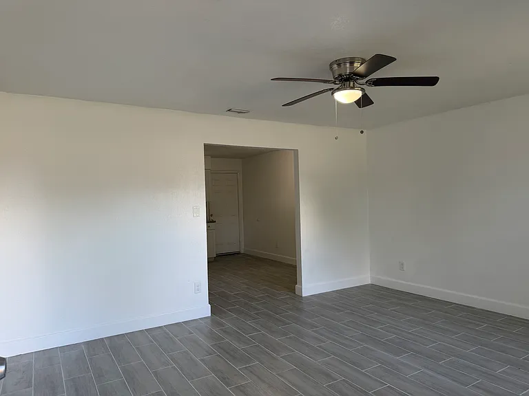 564 N Wayman St #564 — Photo 2