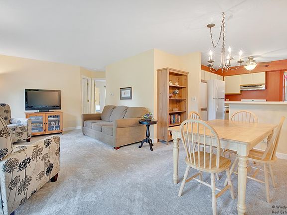5th image of 402 W Hamilton Dr #201