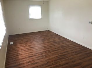 2909 W John St APT 4, Champaign, IL 61821