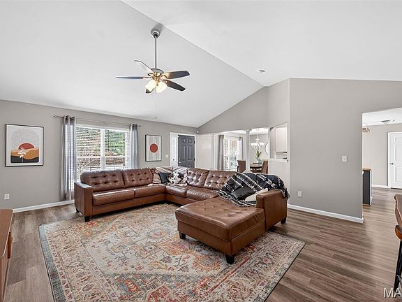 5th image of 1005 Park Charles Blvd S