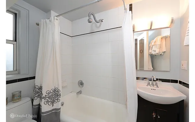 Rented by Douglas Elliman | media 17