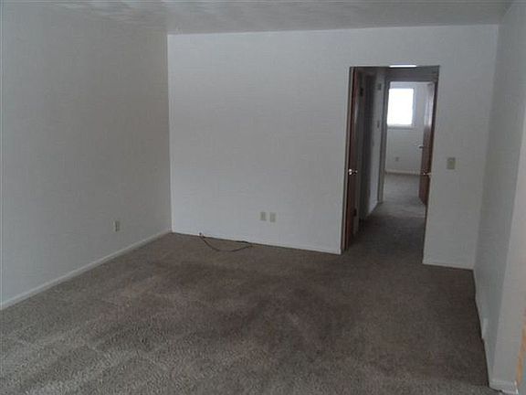5th image of 4106 Burchfield Dr
