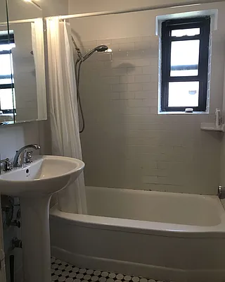 Rented by Station Cities | media 16