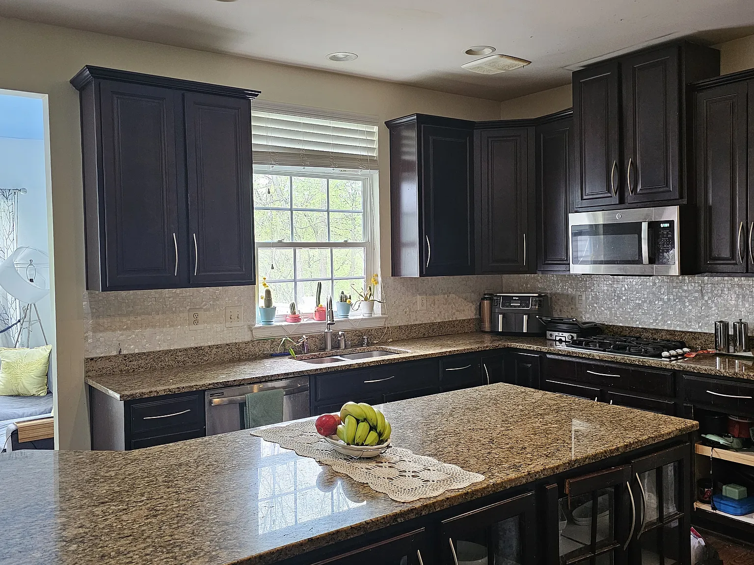 5 bed, 4300 sqft, $5,150 — Photo 4