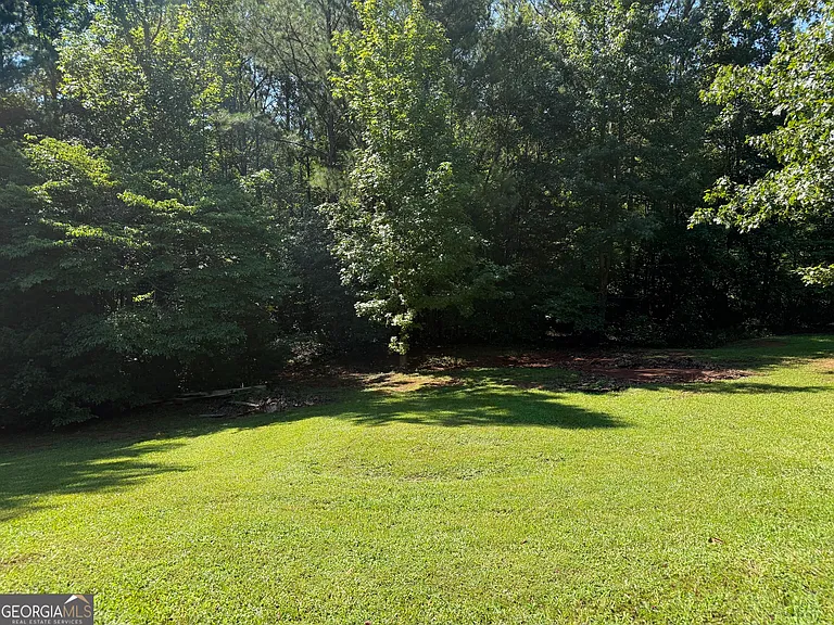 140 Trinity Dr — Photo 3