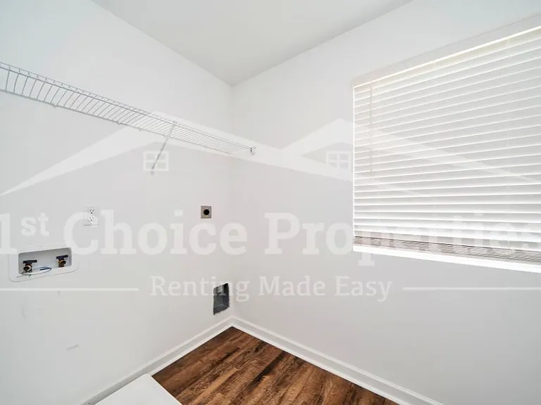 211 Driftwood Ln #4 — Photo 18