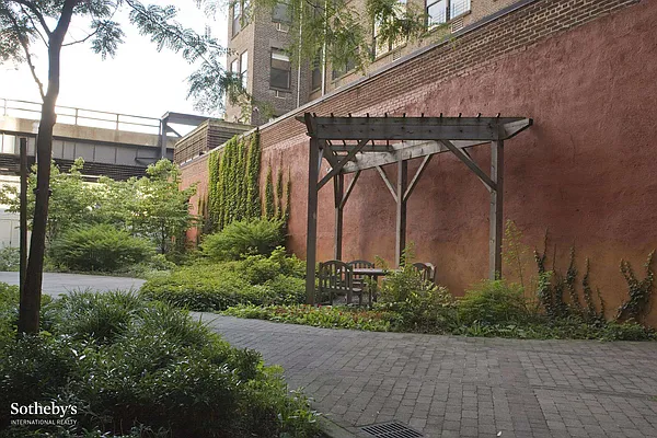 Rented by Sotheby's International Realty | media 44