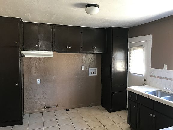 Kitchen With Laundry Hookups
