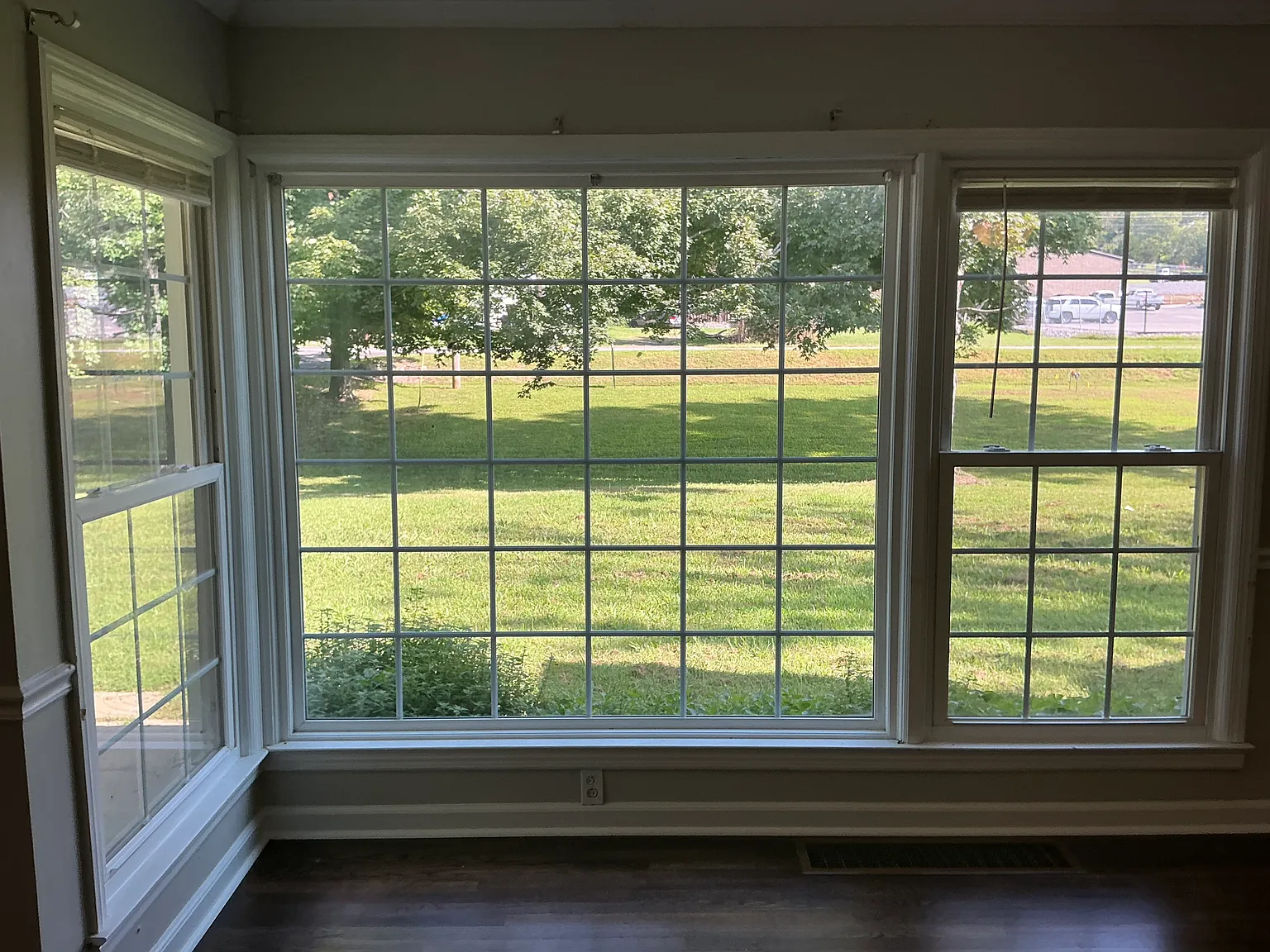 5 bed, 1402 sqft, $2,200 — Photo 3
