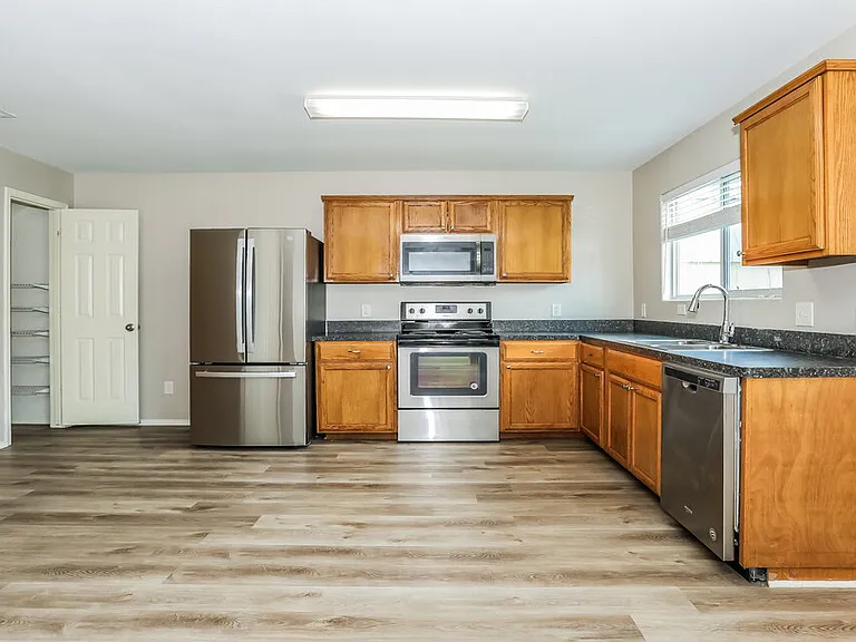 16770 N Thrasher Dr — Photo 8