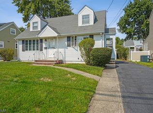 19 Meadow Dr, Totowa, NJ 07512