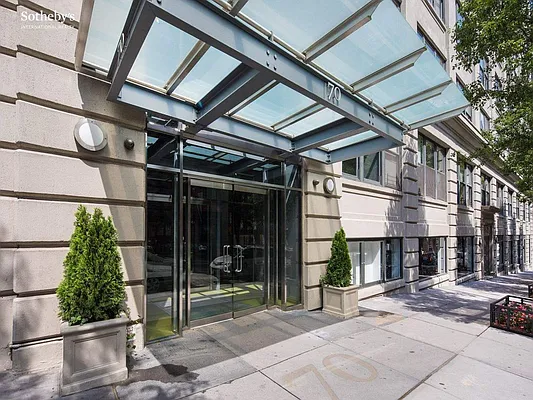 Sold by Sotheby's International Realty | media 9