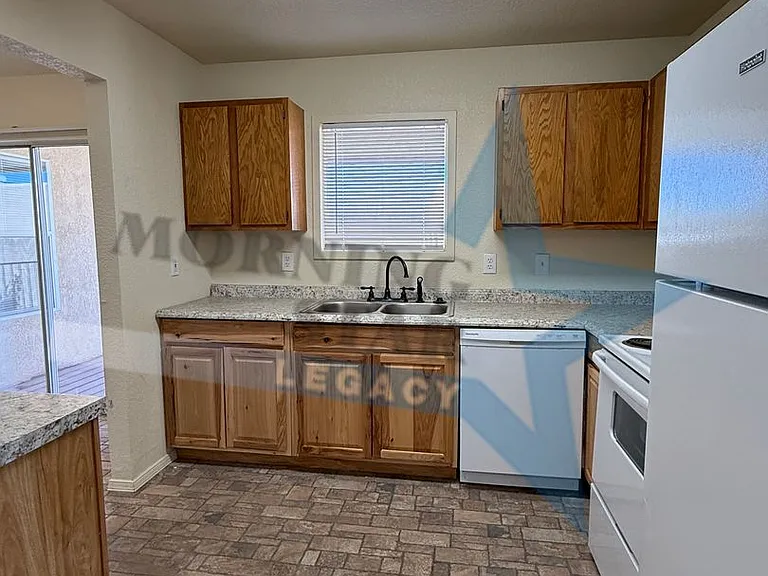 Spacious 2 bedroom floor plans! — Photo 4