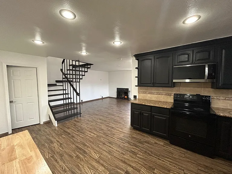 285 Rancho Dr #D — Photo 13