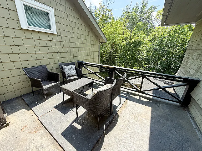 207 Kelvin Pl — Photo 10
