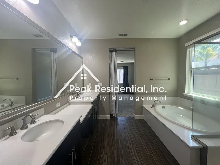 9369 Sierra Creek Dr — Photo 24