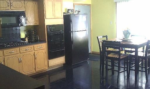 4th image of 322 Campbell Ave